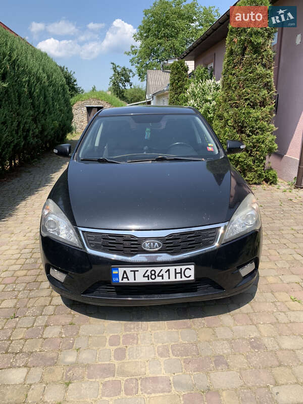 Хэтчбек Kia Ceed 2009 в Богородчанах