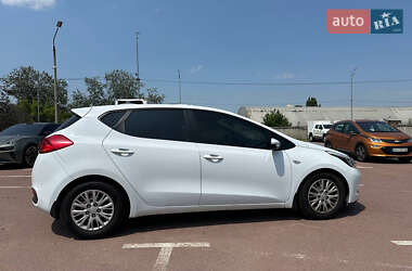 Хэтчбек Kia Ceed 2013 в 