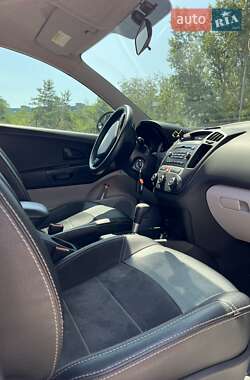Хэтчбек Kia Ceed 2008 в 