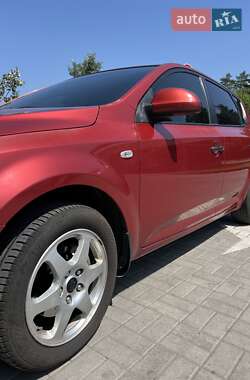 Хэтчбек Kia Ceed 2008 в 