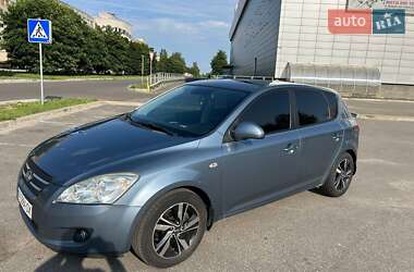 Хэтчбек Kia Ceed 2007 в 