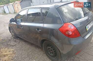 Хэтчбек Kia Ceed 2008 в 