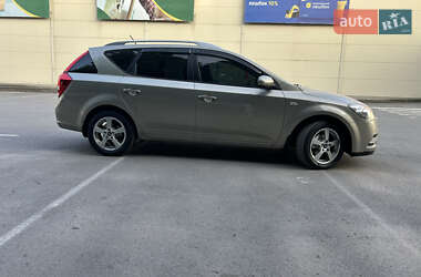 Универсал Kia Ceed 2011 в 