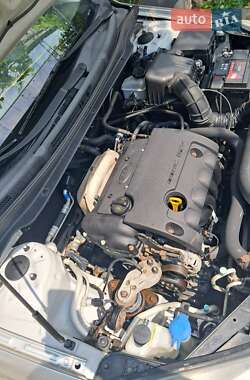 Хэтчбек Kia Ceed 2009 в 