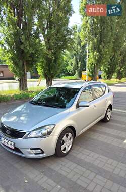 Универсал Kia Ceed 2011 в 