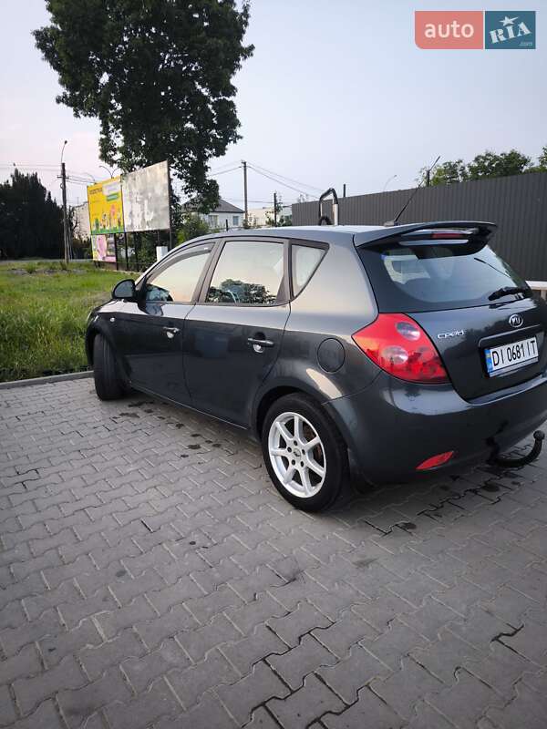 Хэтчбек Kia Ceed 2008 в Виноградове