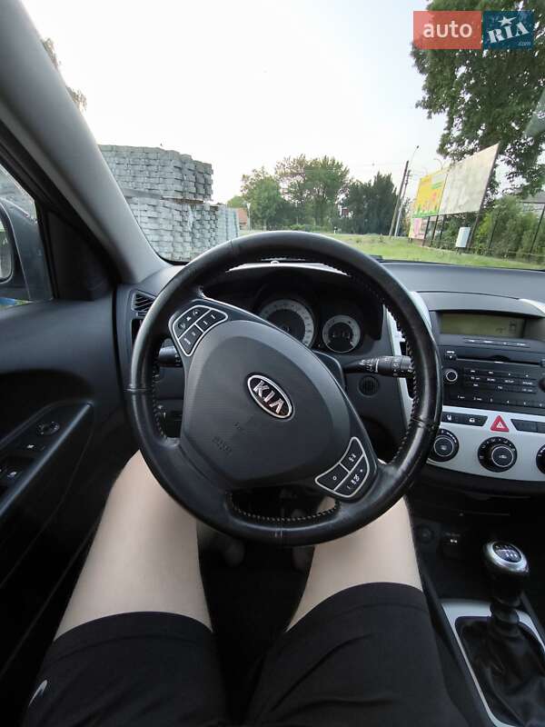 Хэтчбек Kia Ceed 2008 в Виноградове