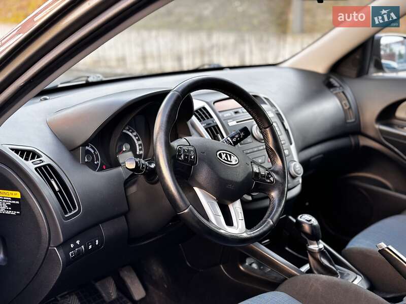 Универсал Kia Ceed 2011 в Николаеве