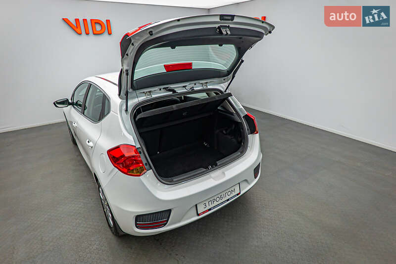 Хетчбек Kia Ceed 2016 в Києві