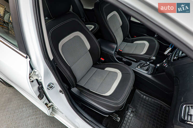 Хетчбек Kia Ceed 2016 в Києві