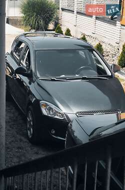 Хетчбек Kia Ceed 2008 в Виноградові