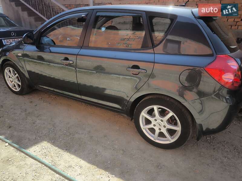 Хэтчбек Kia Ceed 2008 в Виноградове