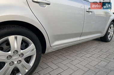 Хэтчбек Kia Ceed 2007 в 