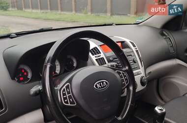 Хэтчбек Kia Ceed 2007 в 