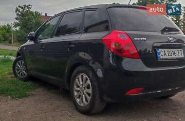 Хэтчбек Kia Ceed 2007 в 