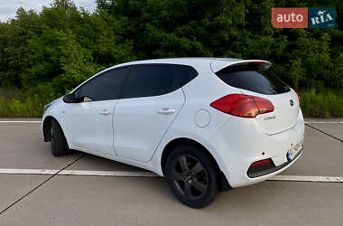 Хэтчбек Kia Ceed 2013 в 