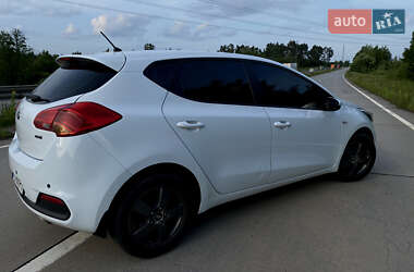 Хэтчбек Kia Ceed 2013 в 