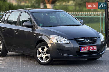 Хэтчбек Kia Ceed 2008 в Луцке