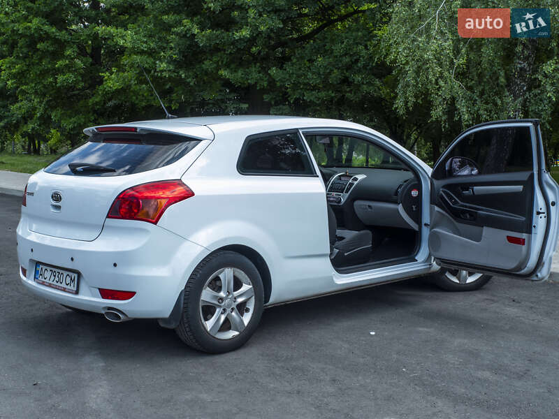 Хетчбек Kia Ceed 2008 в Нововолинську