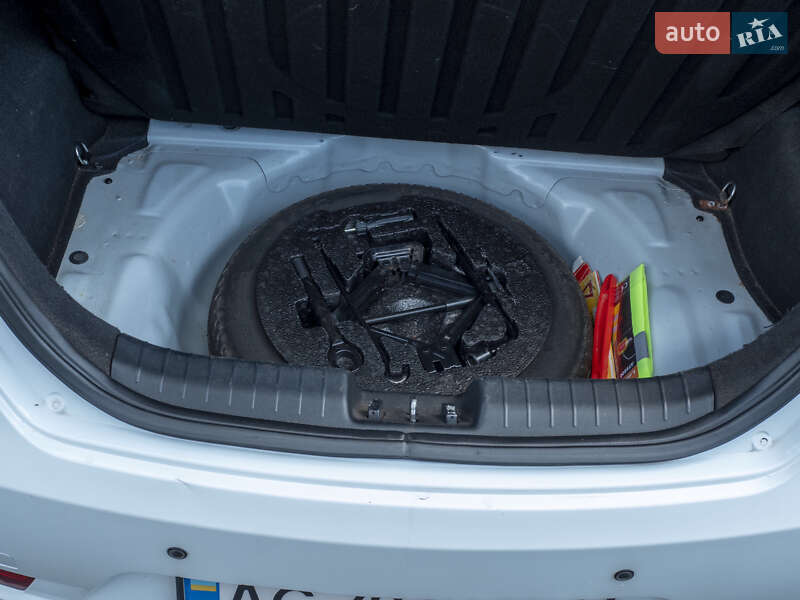 Хетчбек Kia Ceed 2008 в Нововолинську