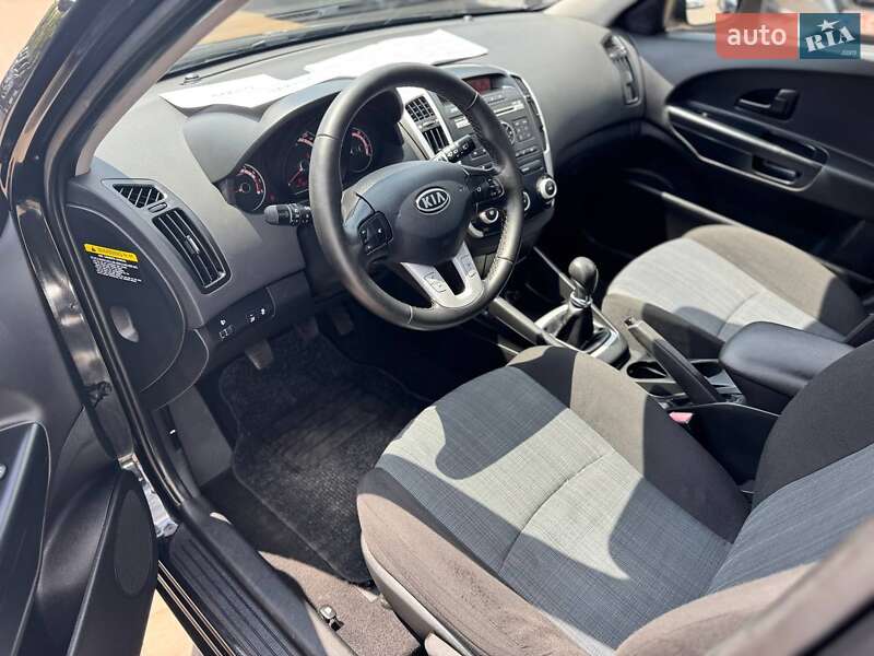 Универсал Kia Ceed 2010 в Кривом Роге