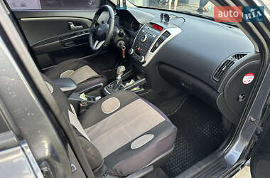 Хэтчбек Kia Ceed 2009 в 
