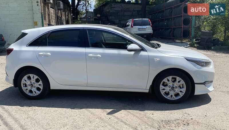 Хэтчбек Kia Ceed 2023 в Днепре