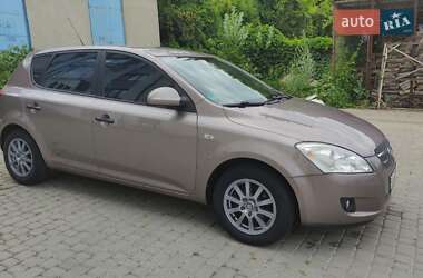 Хетчбек Kia Ceed 2007 в 