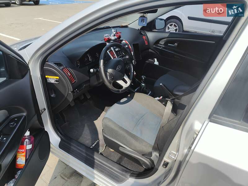 Універсал Kia Ceed 2010 в Стебнику