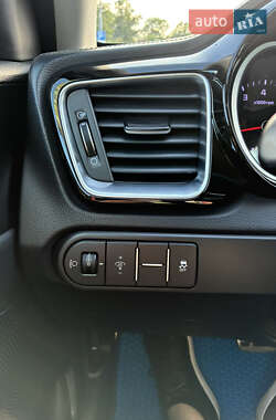 Хэтчбек Kia Ceed 2019 в 