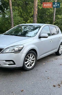 Хетчбек Kia Ceed 2009 в Житомирі
