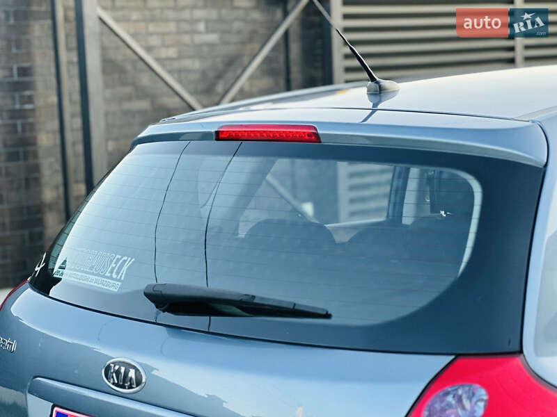 Хэтчбек Kia Ceed 2009 в Луцке