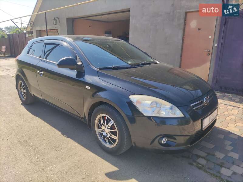 Хэтчбек Kia Ceed 2008 в Одессе