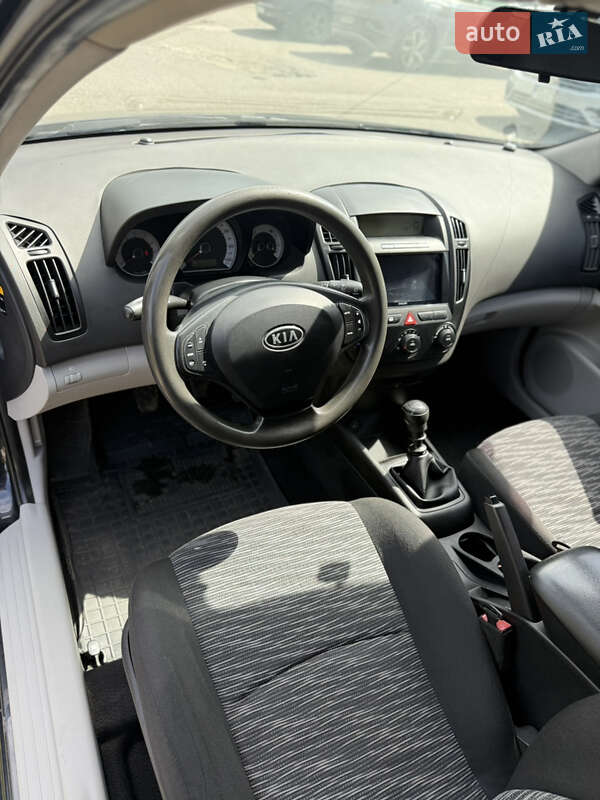 Универсал Kia Ceed 2008 в Сумах