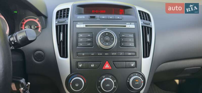 Универсал Kia Ceed 2009 в Золочеве