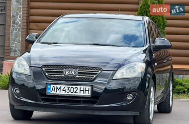 Хэтчбек Kia Ceed 2008 в Киеве