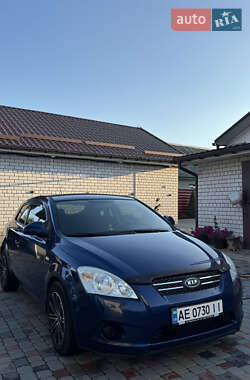 Хэтчбек Kia Ceed 2008 в Павлограде