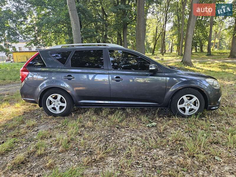 Універсал Kia Ceed 2010 в Звягелі