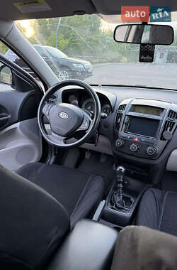 Хэтчбек Kia Ceed 2009 в Нововолынске