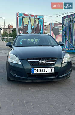 Хэтчбек Kia Ceed 2009 в 