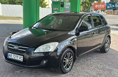 Хэтчбек Kia Ceed 2007 в Днепре