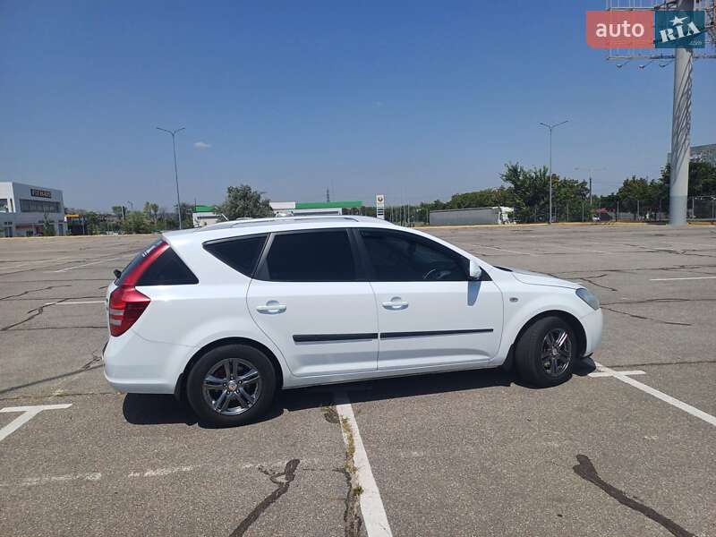 Универсал Kia Ceed 2008 в Запорожье