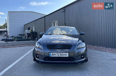 Хэтчбек Kia Ceed 2010 в 