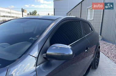 Хэтчбек Kia Ceed 2010 в 