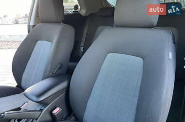 Хэтчбек Kia Ceed 2010 в 
