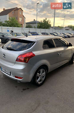 Хэтчбек Kia Ceed 2008 в 