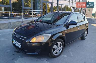 Хэтчбек Kia Ceed 2008 в Калиновке