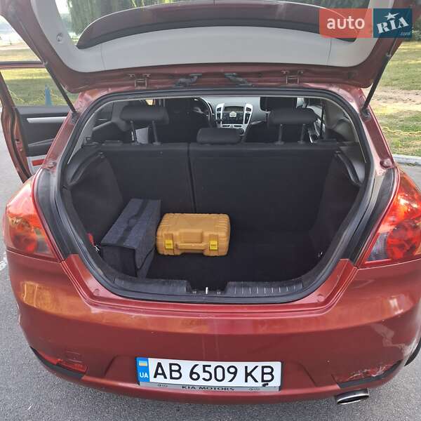 Хэтчбек Kia Ceed 2008 в Ладыжине