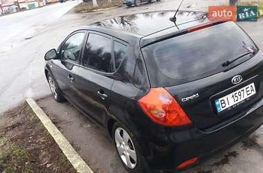Хэтчбек Kia Ceed 2007 в 
