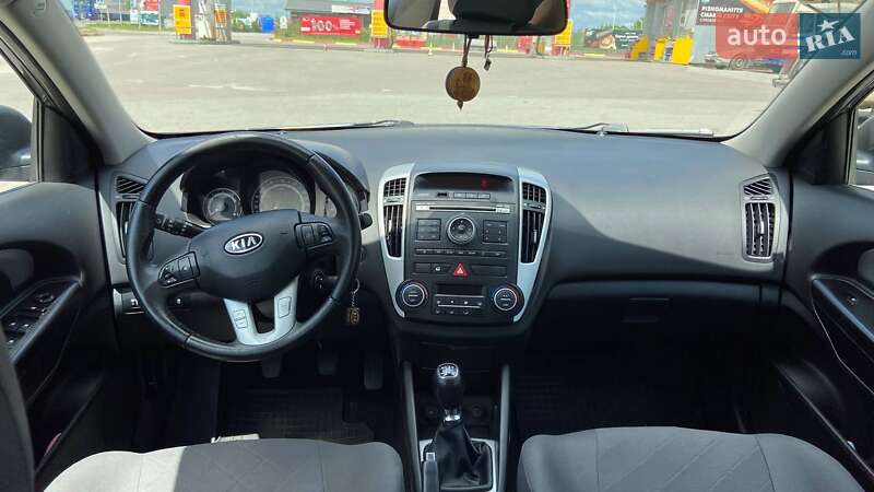 Хэтчбек Kia Ceed 2010 в Львове